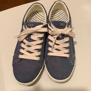 Taos women’s shoes